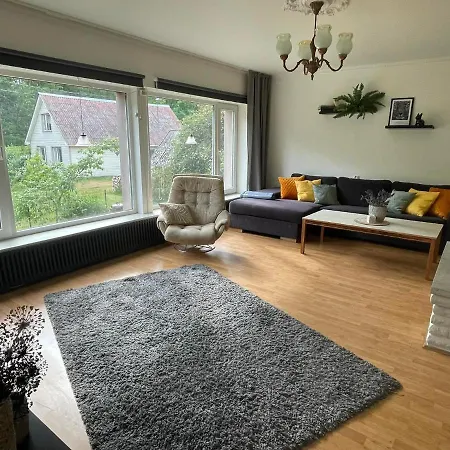 Merelaehedane Peremaja Paernus Feriehus *