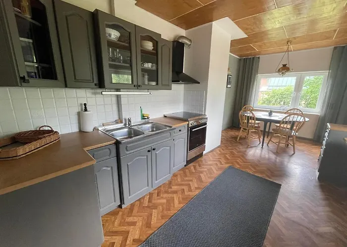 Merelaehedane Peremaja Paernus * Pärnu